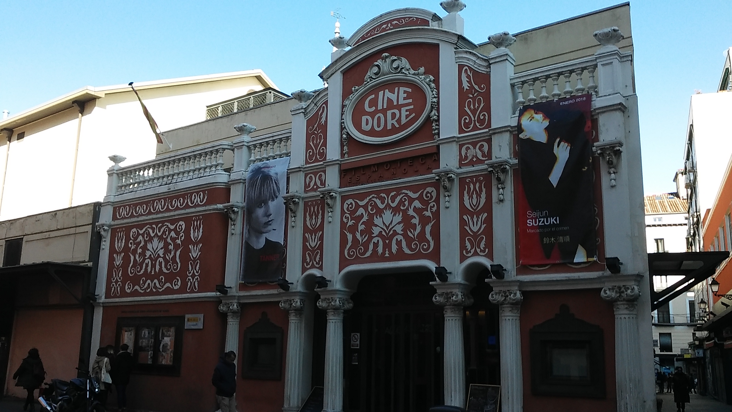 Fachada del Cine Doré de Madrid